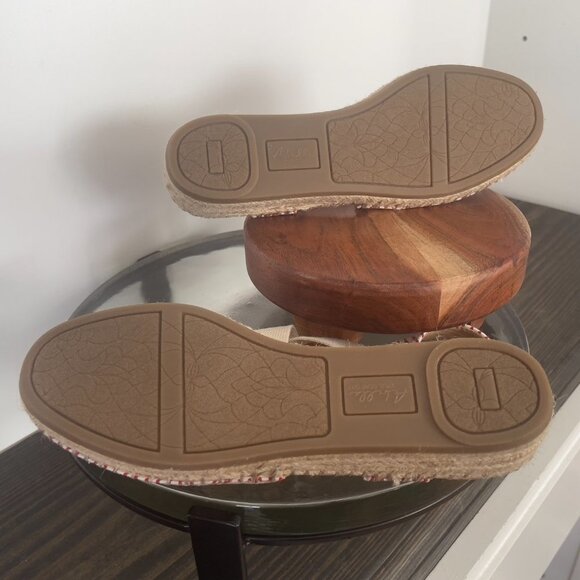 Abella Red & White True Comfort Shoes - Picture 5 of 12